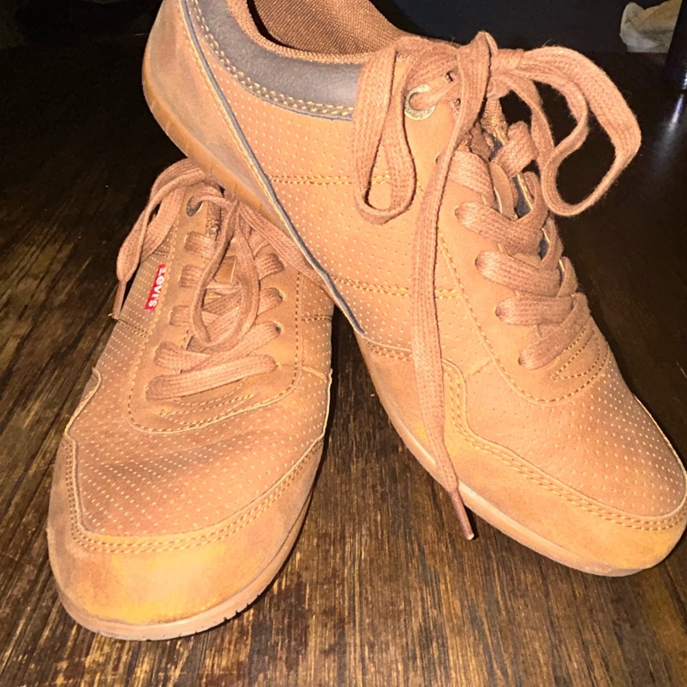 Levi's Tan Lace-Up Sneakers